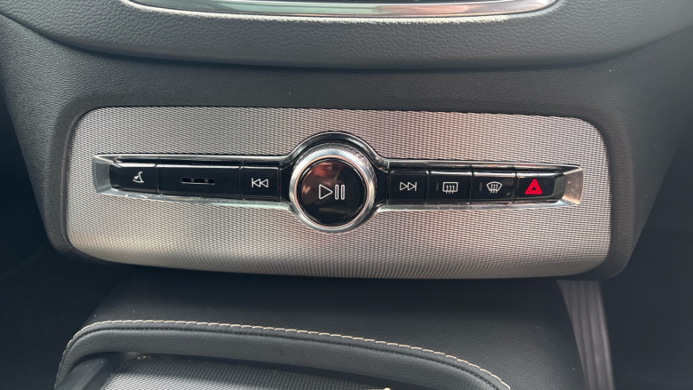 Volvo Xc90 2.0 B5P [250] R DESIGN 5dr AWD Gtron Petrol Estate